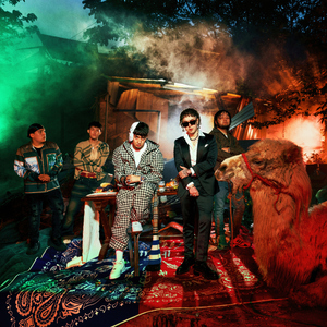 表妹洗澡让我进去摸她照片
