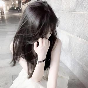 表妹洗澡让我进去摸她照片
